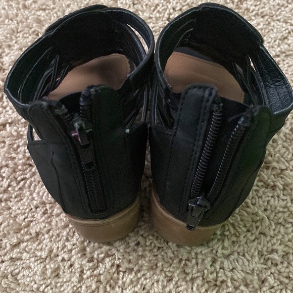 JUSTICE girls sandals. Size 12 - Picture 3 of 3